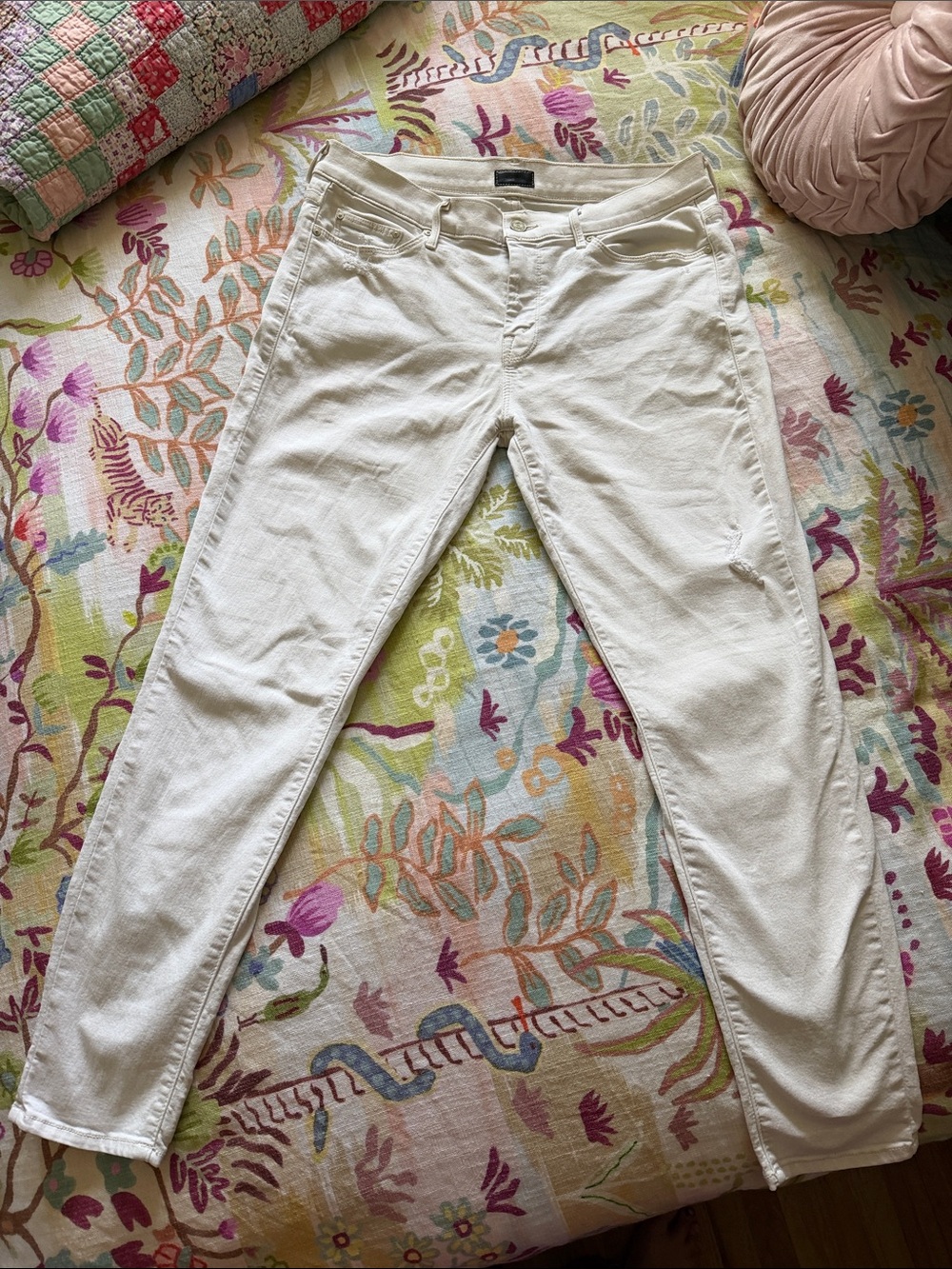 Classic White Skinny Jeans for Women